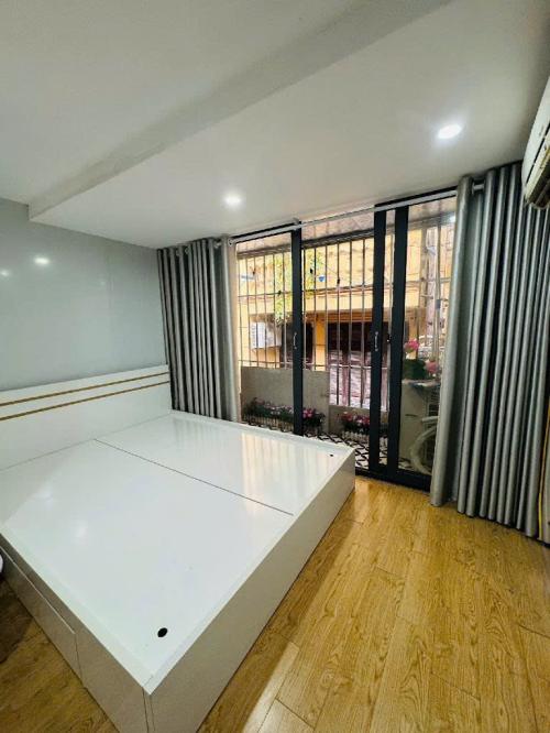 Đất Mặt Phố Giải Phóng, Cạnh Bến Xe Giáp Bát -  Tận Hưởng Tiềm Năng Vươn Cao